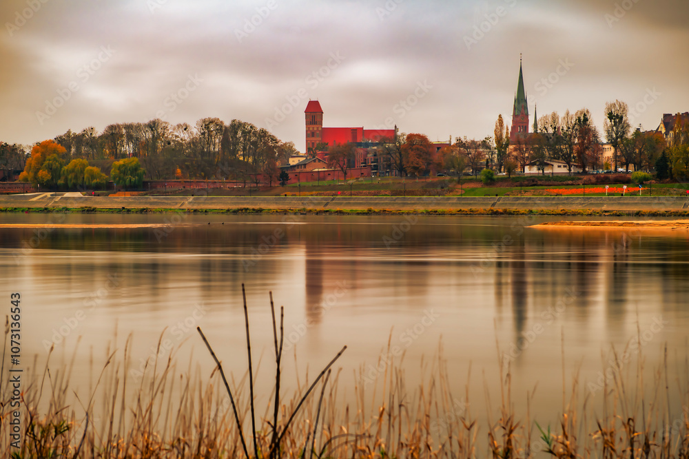 Naklejka premium brydż, rzeka, italia, firenze, gród, architektura, woda, europa, arno, podróż, firenze, punkt orientacyjny, most złotników, budowa, toskania, antyczny, tourismus, miasteczko, niebo, stary, włoch, śred