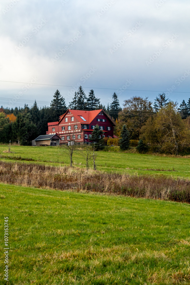 Eine Herbstliche Wanderung zum Bergsee an der Ebertswiese im farbenfrohen Thüringer Wald - Thüringen - Deutschland
Eine Herbstliche Wanderung zum Bergsee an der Ebertswiese im farbenfrohen Thüringer Wald - Thüringen - Deutschland