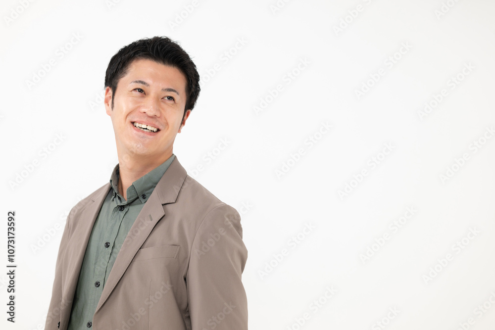 ジャケットを着た笑顔の男性 ジャケットを着た笑顔の男性