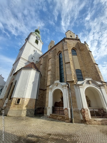 Stadtpfarrkirche Neunkirchen, Niederösterreich photo