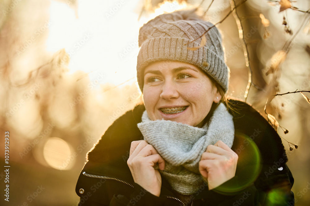 Fototapeta premium Portrait Of Beautiful Woman In Park