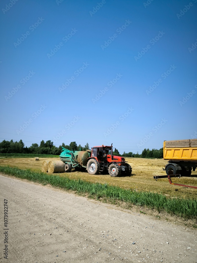 Fototapeta premium tractor in field