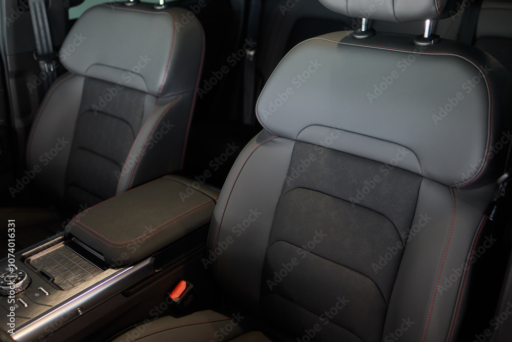 Obraz premium Discover the Stylish Car Interior with Premium Leather Seats for elegance and comfort