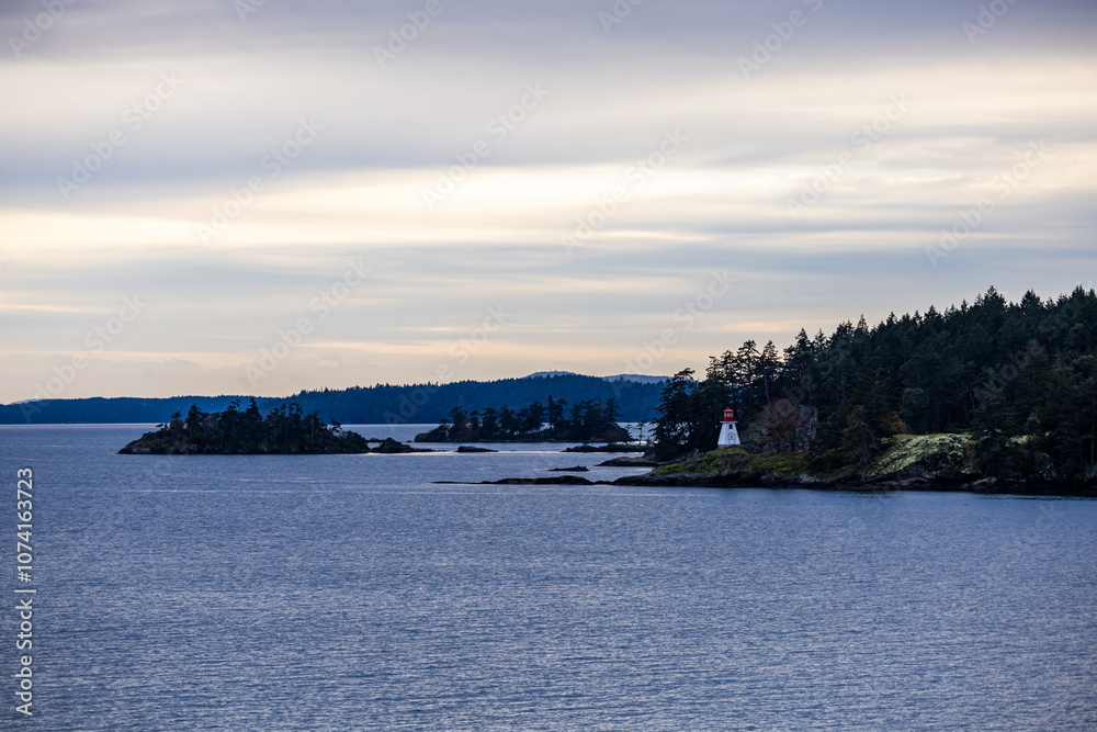 Naklejka premium Scenic View of Gulf Islands with Lighthouse in British Columbia