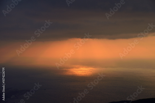 Sunset reflected on the sea Angel's ladder Crepuscular rays / 海に映える夕日　天使の梯子　薄明光線　