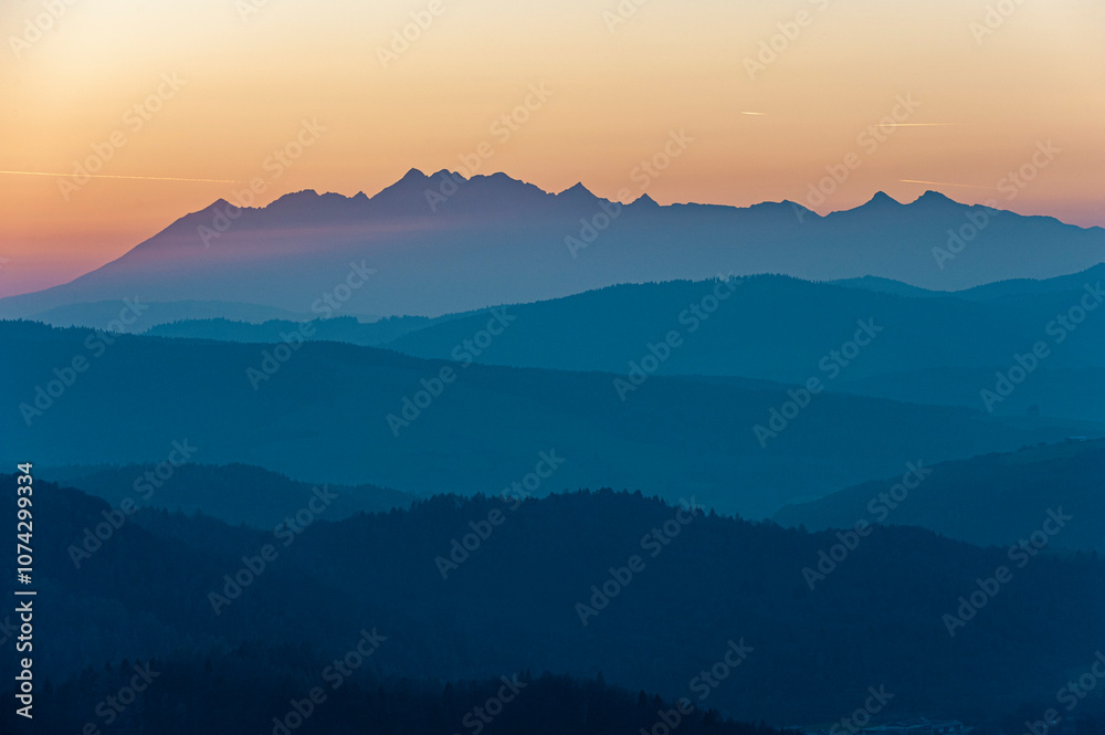 Fototapeta premium Tatry o zachodzie słońca