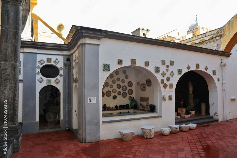 Napoli - Grotta della Madonna nel Chiostro di San Gregorio Armeno