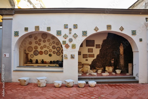 Obraz na płótnie Napoli - Grotta della Madonna al Chiostro di San Gregorio Armeno w salonie