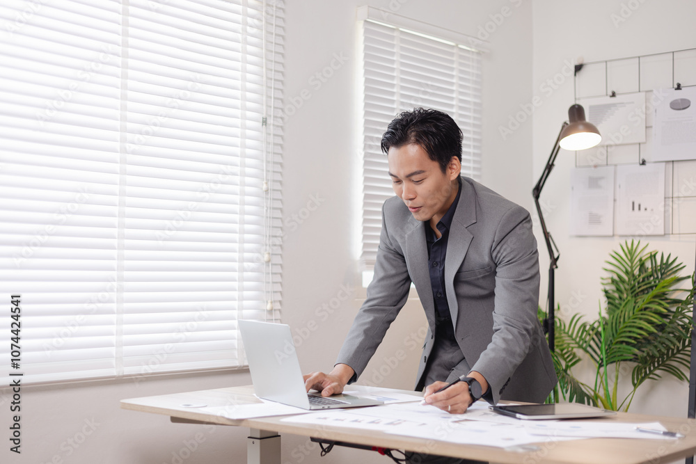 Businessman working with Technology analysis data investment plan, Business startup and marketing presentation.