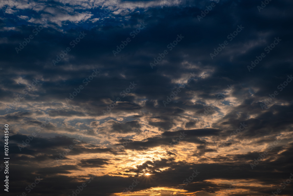 Obraz premium dramatic sky and clouds at sunrise