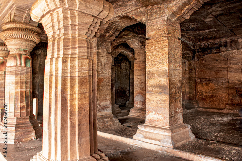 Obraz premium 6th Century architecture of Chalukya dynasty Badami