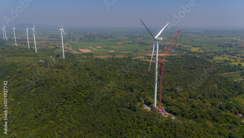 Foto Wind turbine being repaired