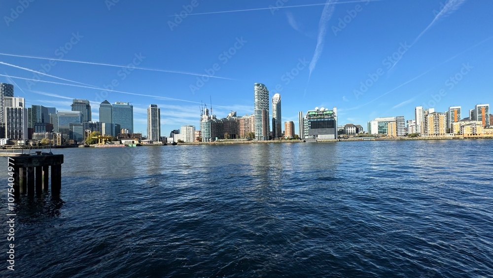Fototapeta premium Canary Wharf London City View From Thames River