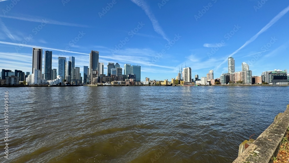Fototapeta premium Canary Wharf London City View From Thames River