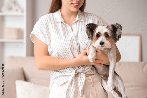 Young woman holding her Bie...