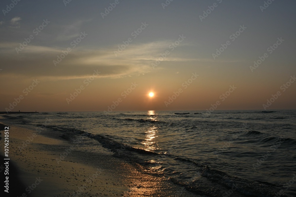 Fototapeta premium Breathtaking sunset over the sea
