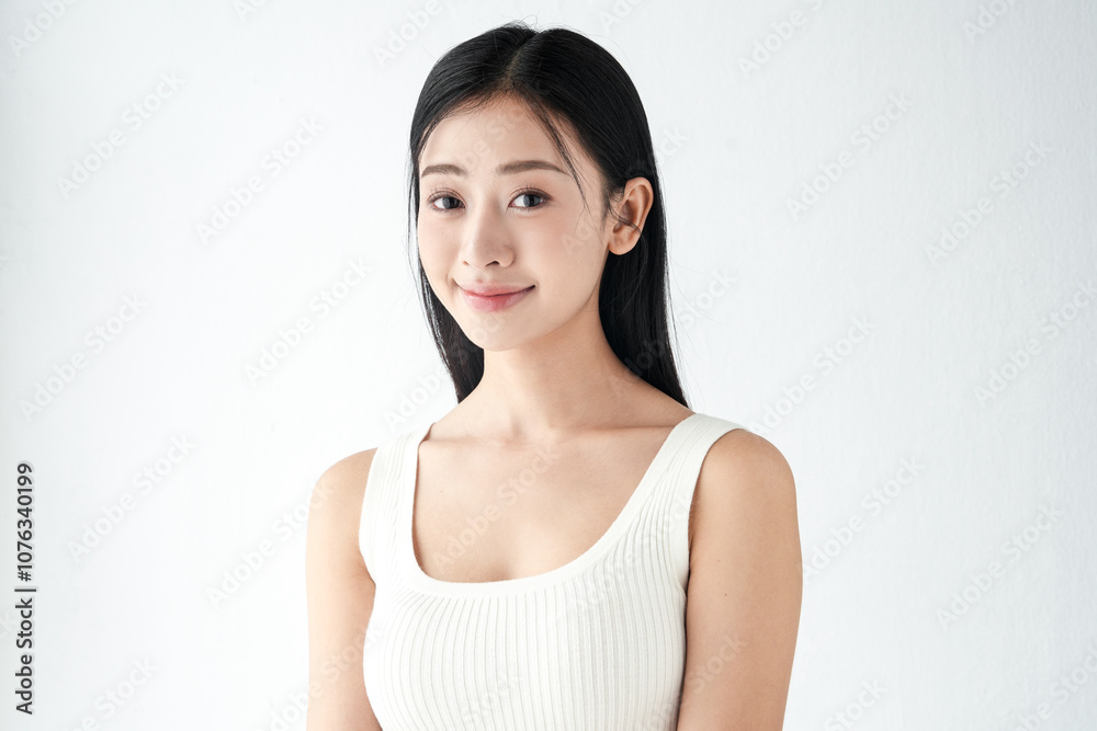 自然光で撮影をした若い女性のナチュラルなポートレート 自然光で撮影をした若い女性のナチュラルなポートレート