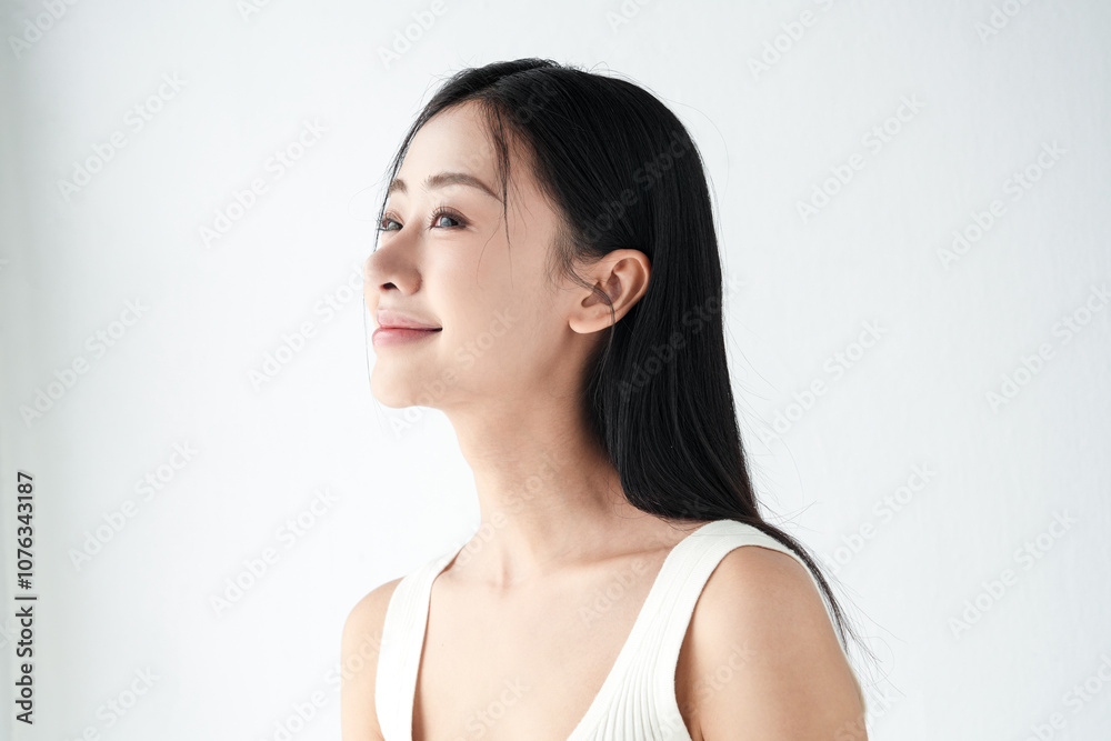 自然光で撮影をした若い女性のナチュラルなポートレート 自然光で撮影をした若い女性のナチュラルなポートレート