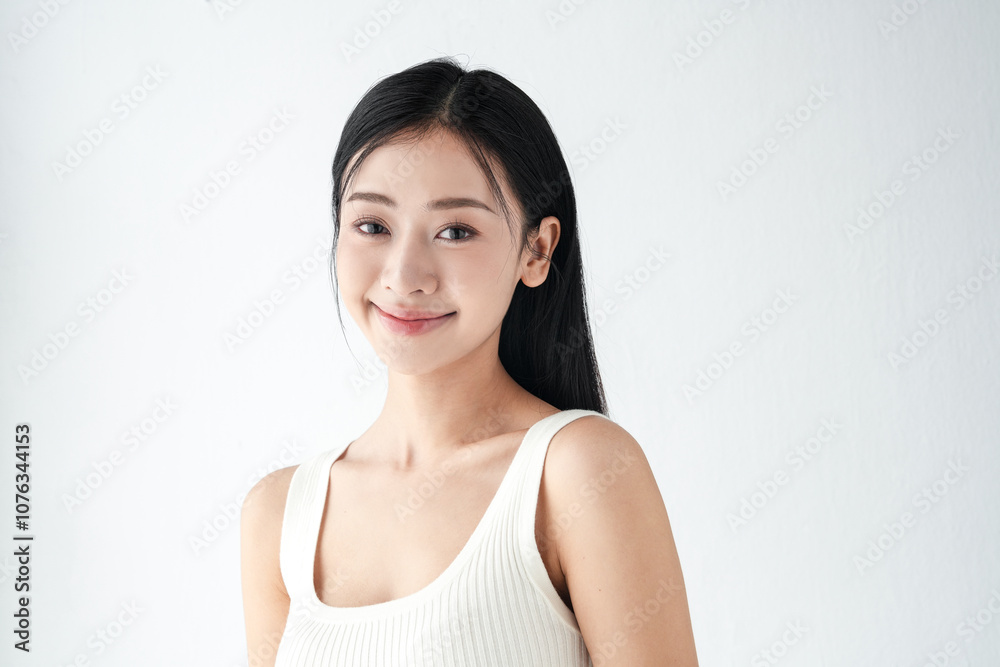 自然光で撮影をした若い女性のナチュラルなポートレート 自然光で撮影をした若い女性のナチュラルなポートレート