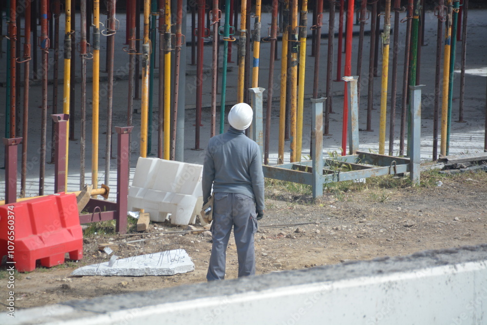 trabajando con carga en la obra