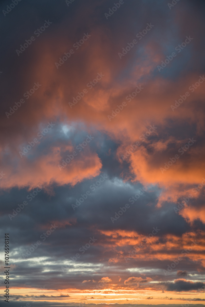 Fototapeta premium Beautiful skyscape with clouds at sunrise