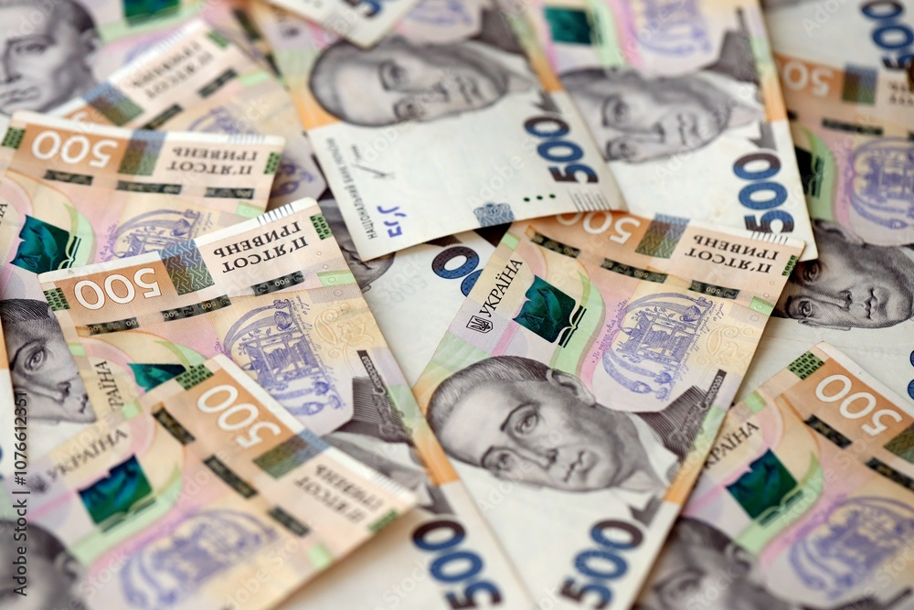 Obraz premium Ukraine money 500 hryvnia background. Ukrainian finance, salary, pension, donations, taxes