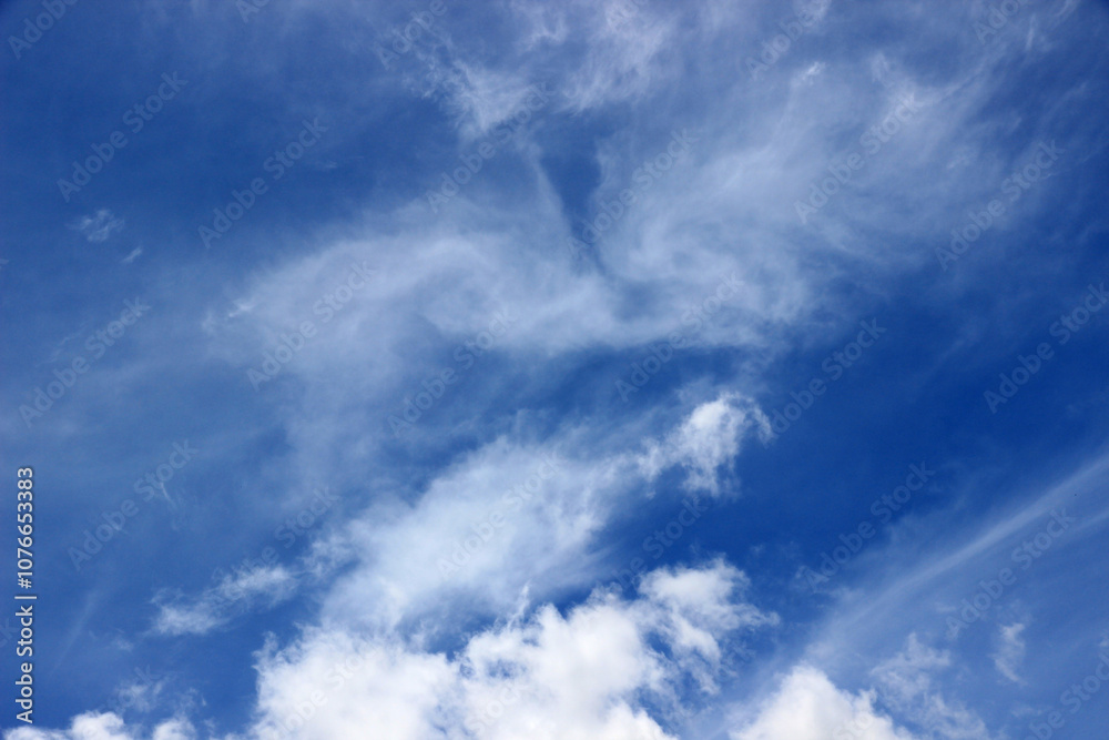 Obraz premium Blue sky with clouds background. It's beautiful and natural.