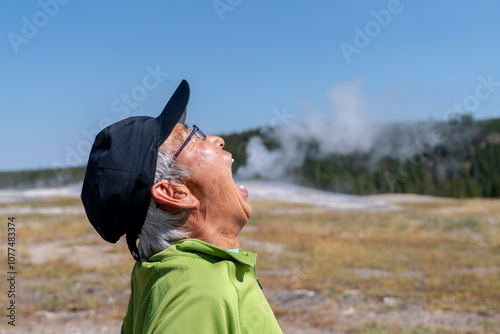 Funny tourist yellowstone geyser photo