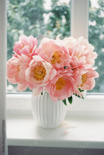 life of a peony bouquet, day second photo