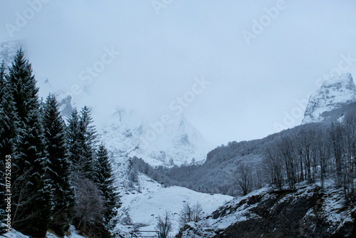 Sommet montagneux des Pyrénées.