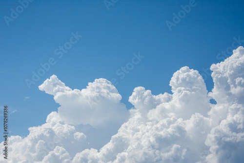 beau et gros  nuage d'été photo