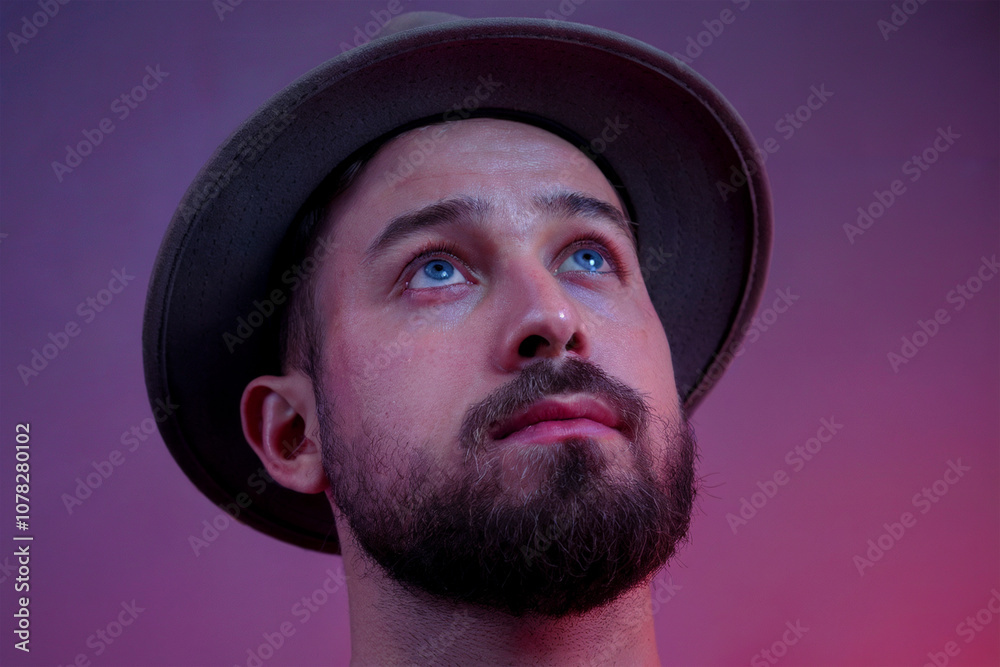 Fototapeta premium employee portrait gradient background