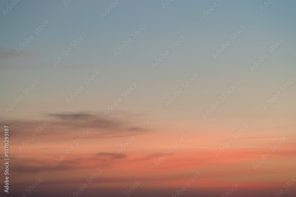 Obraz premium Sky gradient from blue to orange sunset