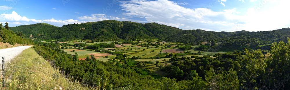 Naklejka premium Kulturlandschaft auf dem Peloponnes (Griechenland) // Cultural landscape in Peloponnese (Greece)