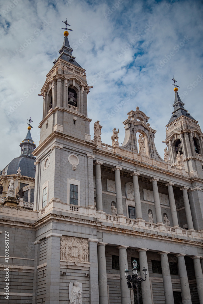 Catedral de Santa Maria a Real de Almudena, Madri Catedral de Santa Maria a Real de Almudena, Madri