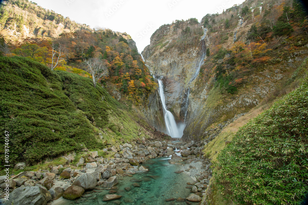 Obraz premium 富山名瀑「称名滝」