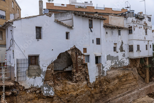 images of the flood in valencia, spain, la dana, destroyed houses, mud, rivers, floods comunidad vanelciana