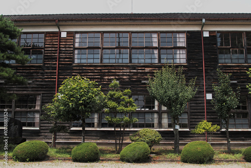 明治に建てられた廃校になった小学校 photo