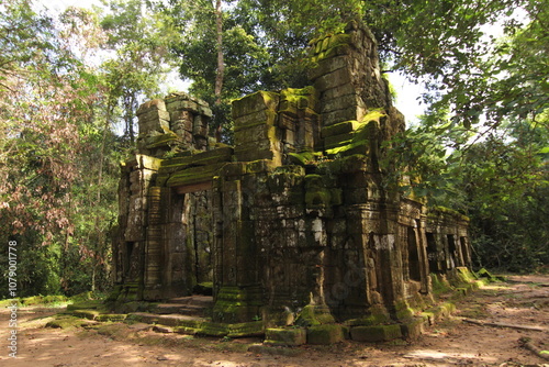 Fototapeta Naklejka Na Ścianę i Meble -  Angkor Wat, Cambodia