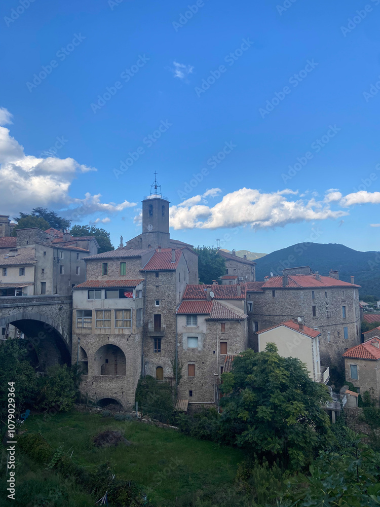 Fototapeta premium Village de montagne dans les Cévennes