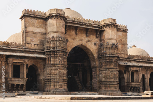 Bai Harir Sultani Mosque, during the evening.