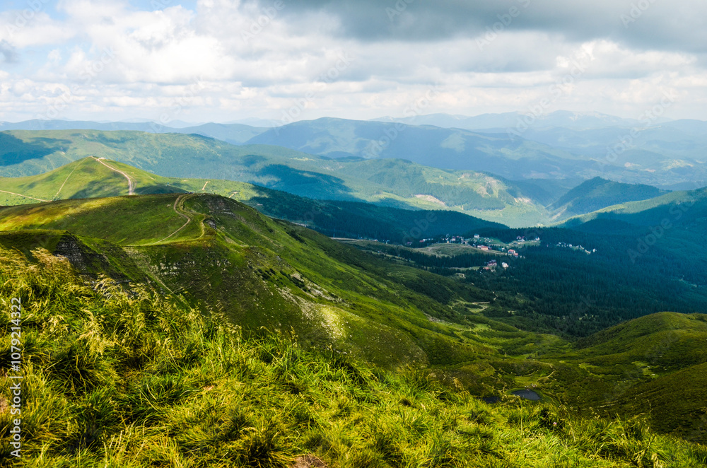 Obraz premium landscape in summer resort Dragobrat In the Ukrainian Carpathians