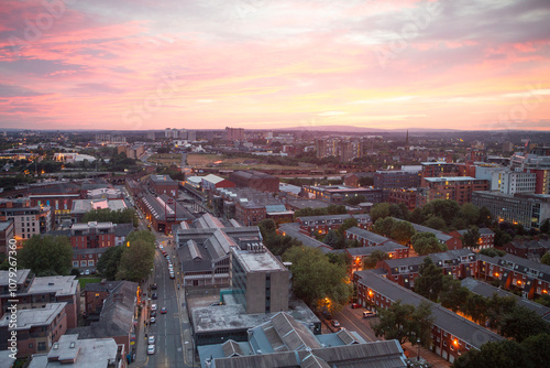 Obraz na płótnie Aerial view of the skyline of Manchester at dusk w salonie