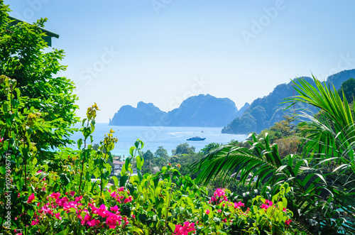 Obraz na płótnie Beautiful tropical island Ko Phi Phi, Thailand w salonie