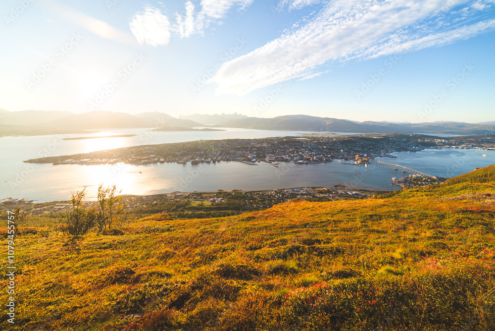Obraz premium Beautiful Sunset Over Tromsø