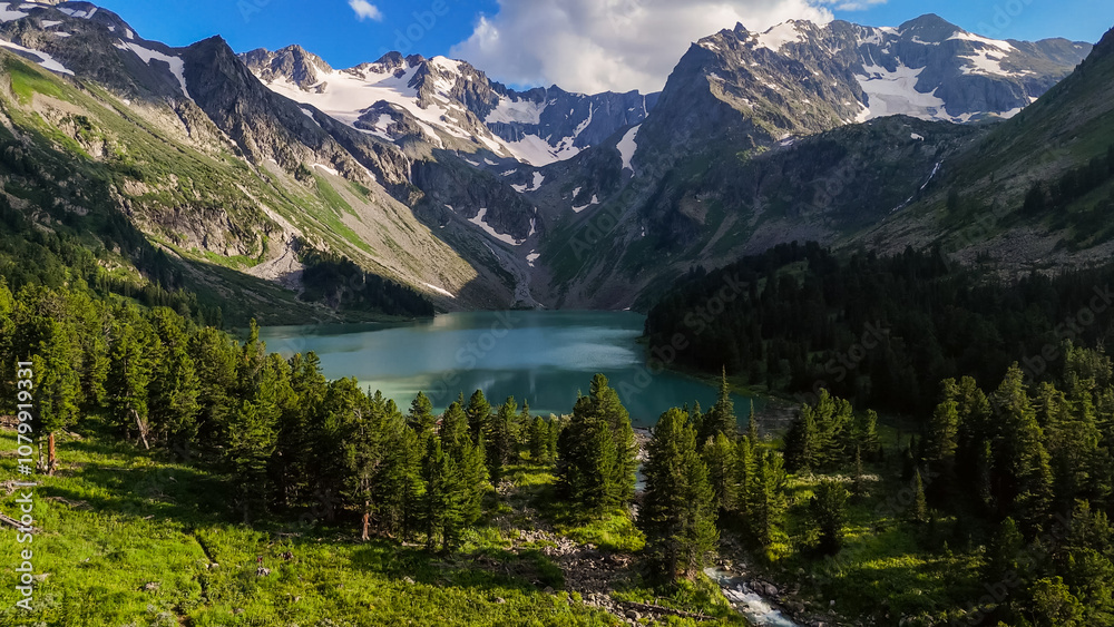 Fototapeta premium Multinskoye lake in summer in the Altai mountains