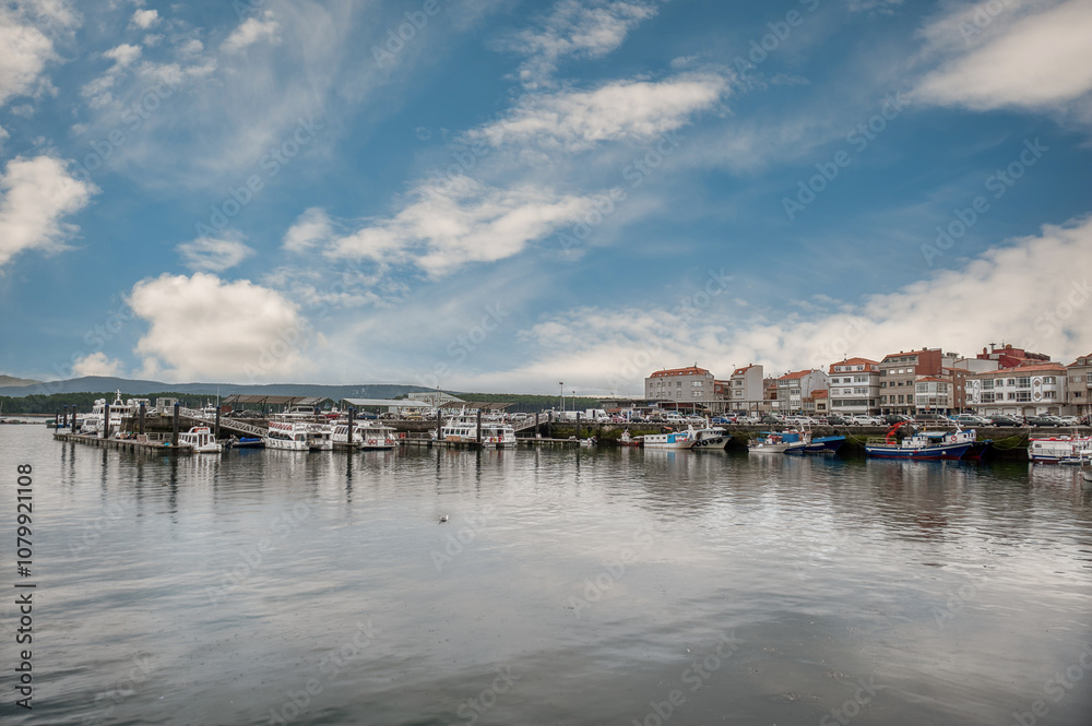 El Grove or Ogrobe is a municipality and a peninsula located in the western part of the Salnés region, at the entrance to the Arosa estuary, in the northwest of Spain. Pontevedra, Galicia El Grove or Ogrobe is a municipality and a peninsula located in the western part of the Salnés region, at the entrance to the Arosa estuary, in the northwest of Spain. Pontevedra, Galicia