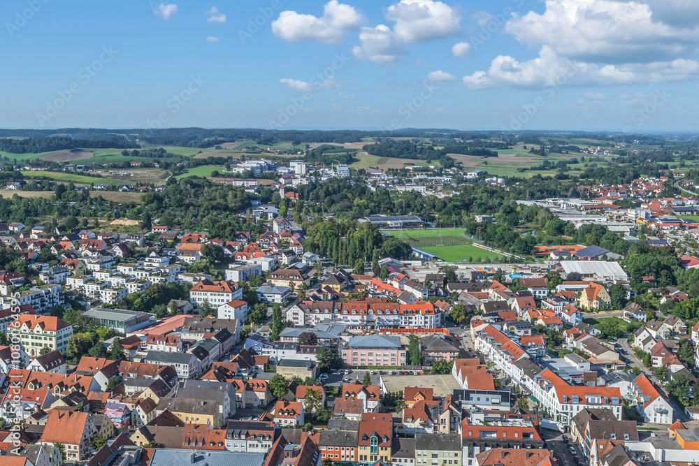 Blick auf Pfaffenhofen an der Ilm im Hopfenland Hallertau in Bayern Blick auf Pfaffenhofen an der Ilm im Hopfenland Hallertau in Bayern
