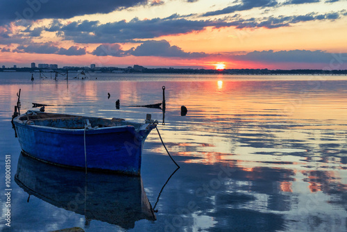 Mar Piccolo di Taranto al tramonto - Puglia, Italia photo