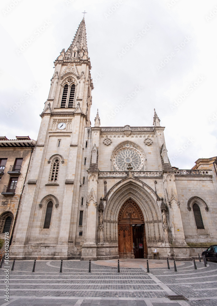 Fototapeta premium Entrance of the Santiago cathedral in Bilbao, autonomous region of the basque country